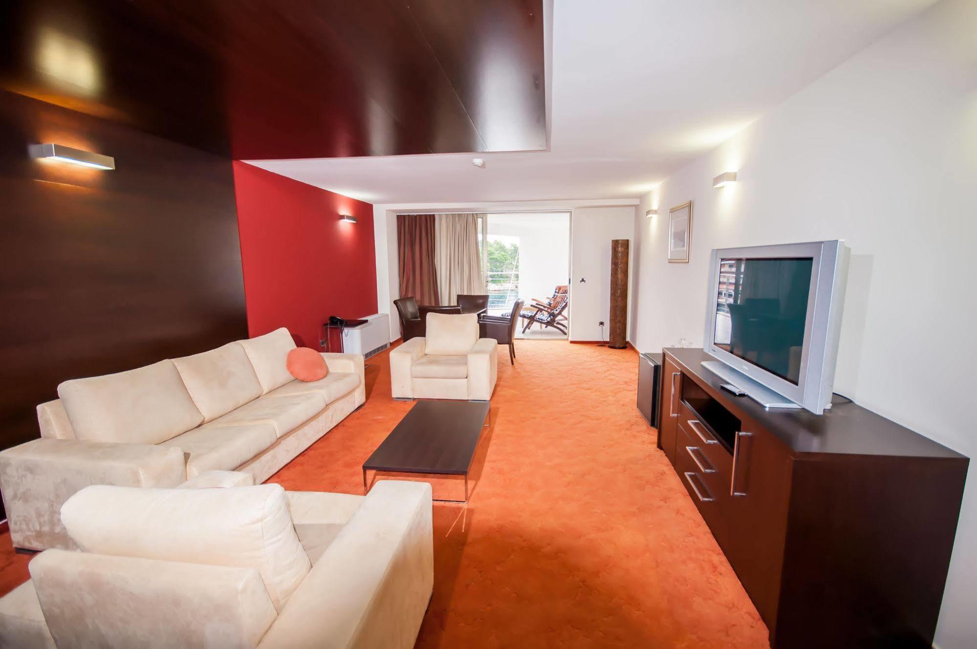 Hotel Maxim Božava Extérieur photo